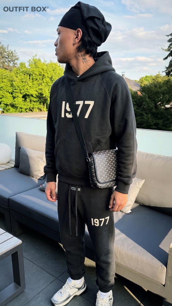 1977 Black - Outfit Box